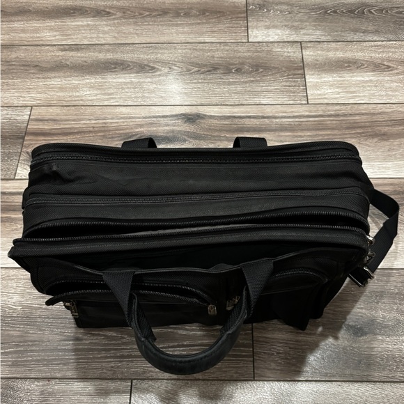 Tumi 26114D4 Ballistic Nylon Large Screen Laptop Briefcase - Picture 4 of 8